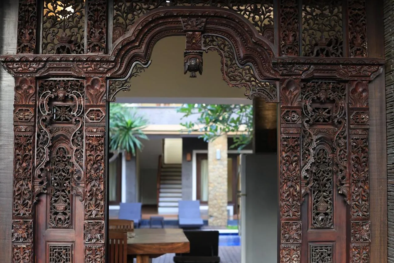 4 Bedroom Villa With Pool In The Center Of Seminyak
