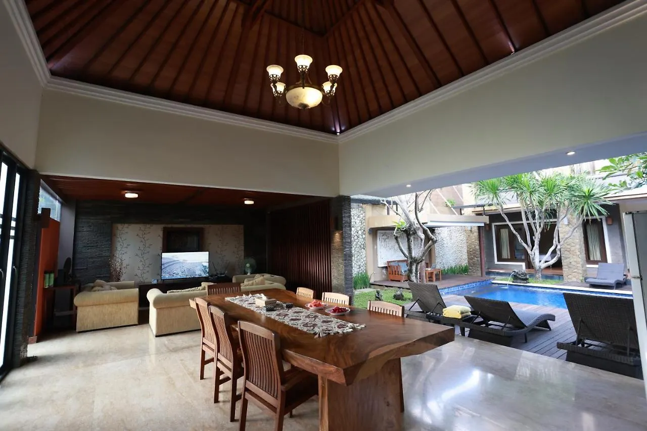 4 Bedroom Villa With Pool In The Center Of Seminyak 0*, Seminyak (Bali)