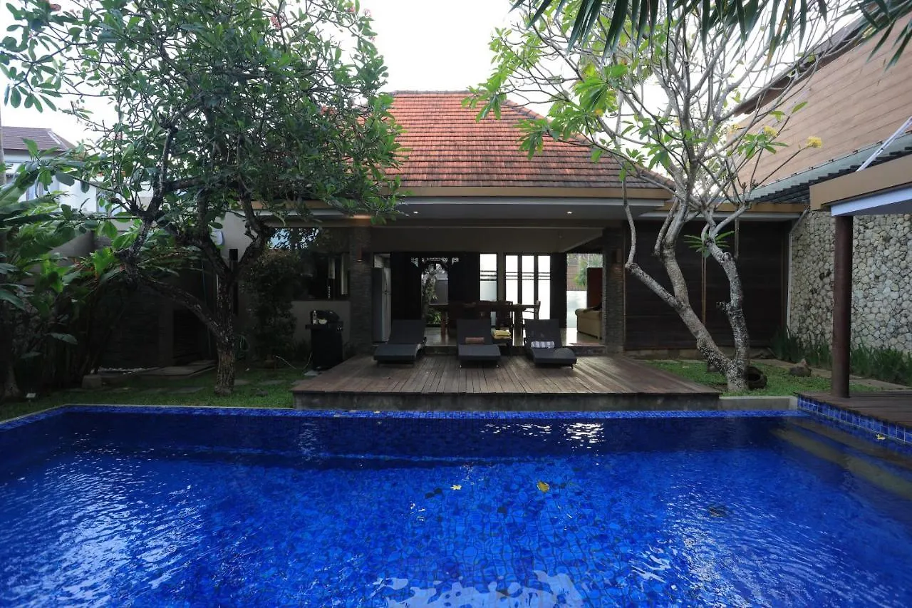 4 Bedroom Villa With Pool In The Center Of Seminyak location